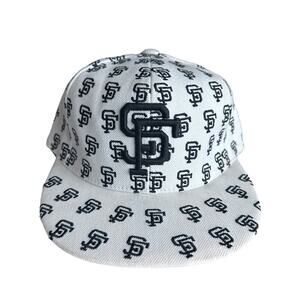 San Francisco SF Giants MLB White & Black Fitted Hat Cap Size 7 1/4 Baseball